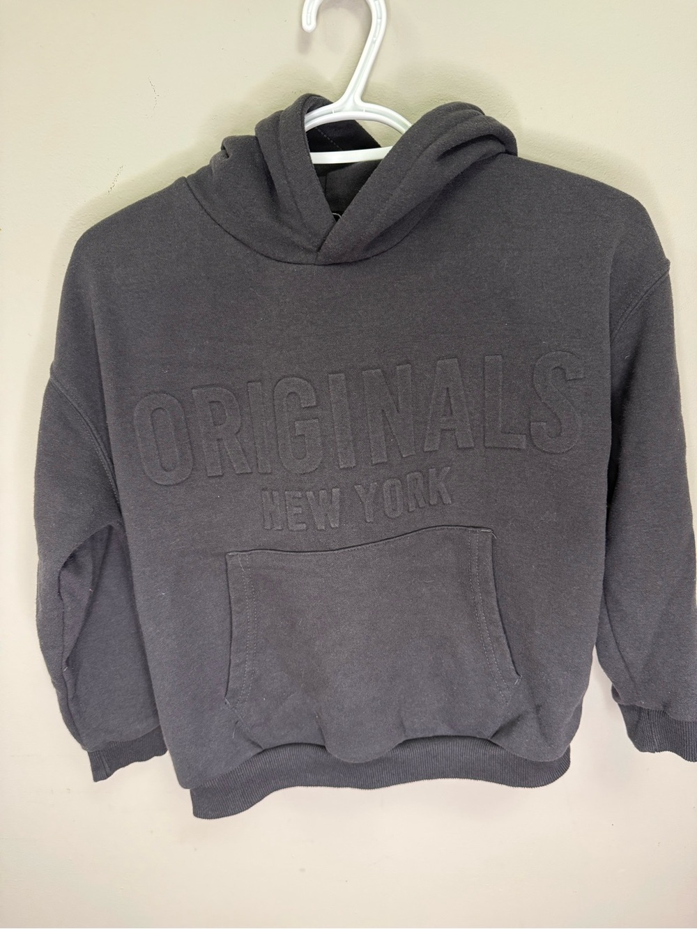 Urban Planet Boys Originals New York Black Hoodie Size Medium (9/10)